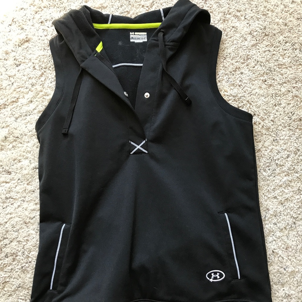 Hooded sleeveless black under armour  golf pullover
